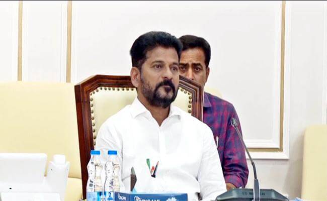 withaneyeonlocalbodypollsrevanthdecidestofinallypaypanchayatstaff