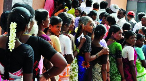 votingbeginsinhyderabadforghmcpolls