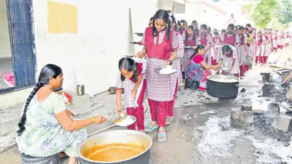 Telangana HC asks govt to submit report on midday meal nutrition