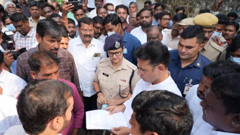 Sridhar Babu Announces Rs.5 Lakh Ex-Gratia 