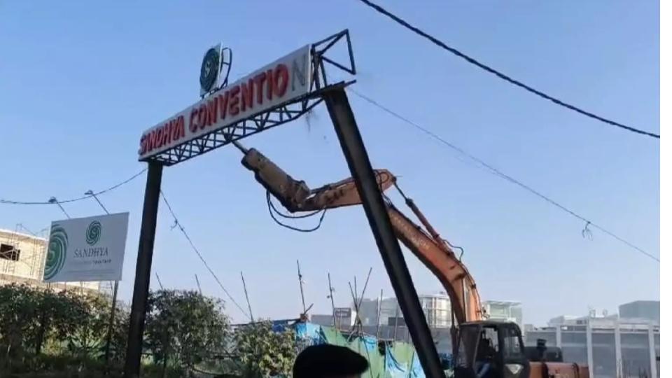 HYDRAA clears illegal structures near Gachibowli 