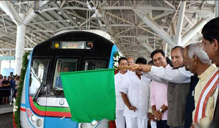 governoreslnarsimhanflagsoffmetrotrainservicesinhyderabad