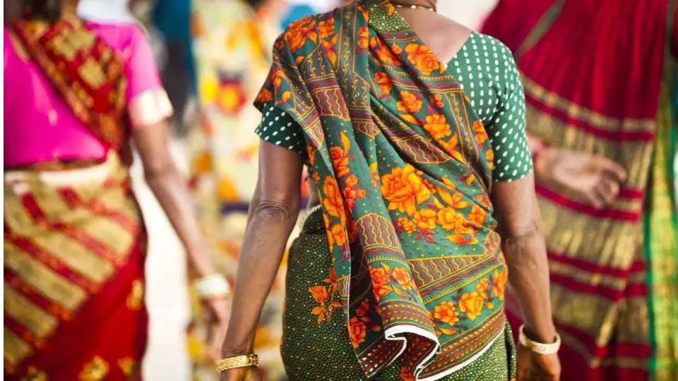 hyderabaddoctorrevealshiddencancerriskofwearingsareesdhotis