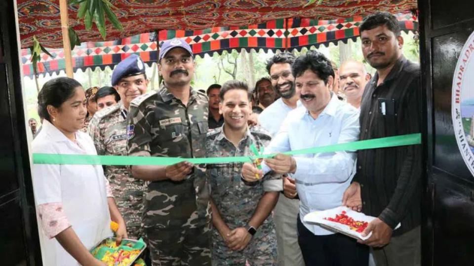 District Police launch mobile hospital-ambulance services in Kothagudem