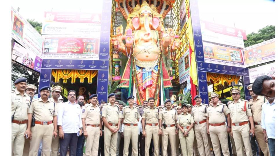 30,000 cops on duty for Ganesh festival in Hyderabad, says CV Anand