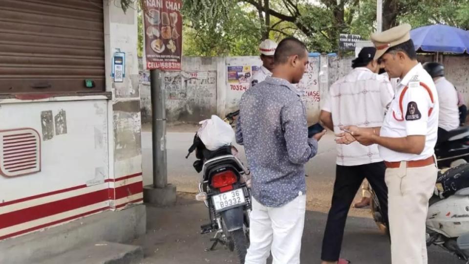 Malkajgiri Traffic Police book 1,496 cases in special drive