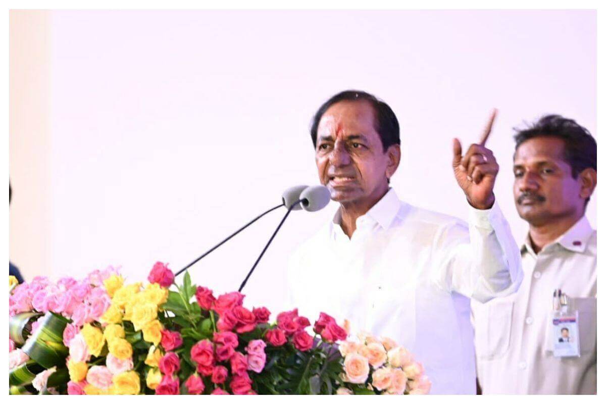 Third front govt likely at Centre, says KCR
