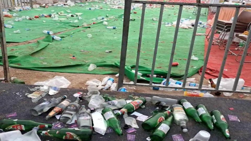 trashpilesupatuppalmunicipalstadiuminhyderabadafternewyearparty
