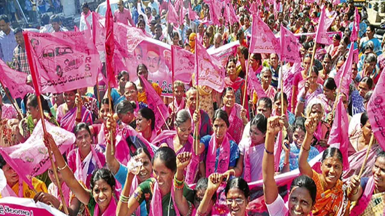trstostageproteststodayagainstmodisremarks
