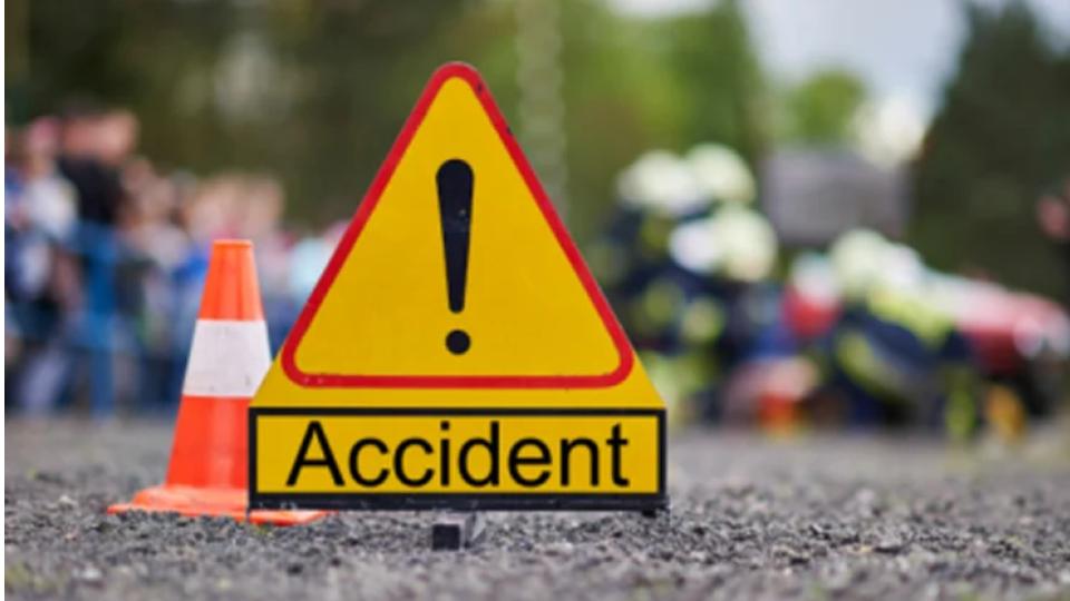 10 women labourers injured in Suryapet Road Accident