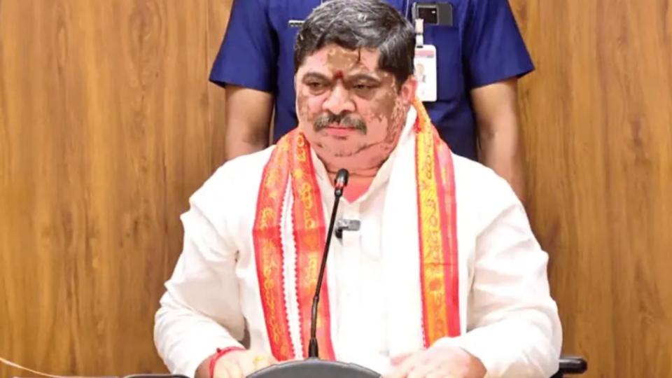 Ponnam Slams BRS Over Cleaning of Dalit Protest Site at Erravalli