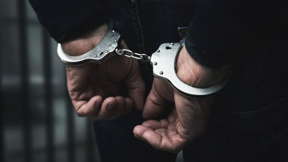 Security guard held for kissing techie in Gachibowli