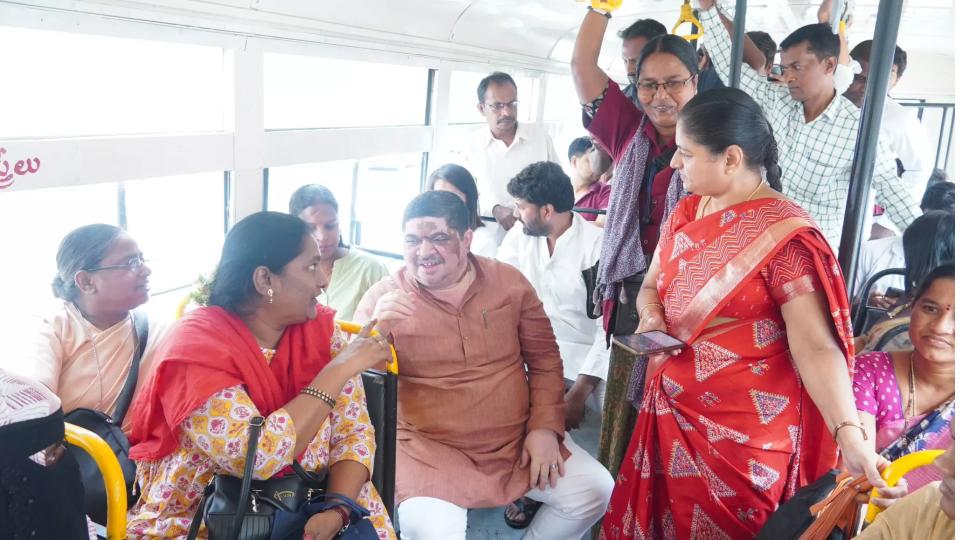 Ponnam Prabhakar Asks Passengers About RTC Experience Telangana