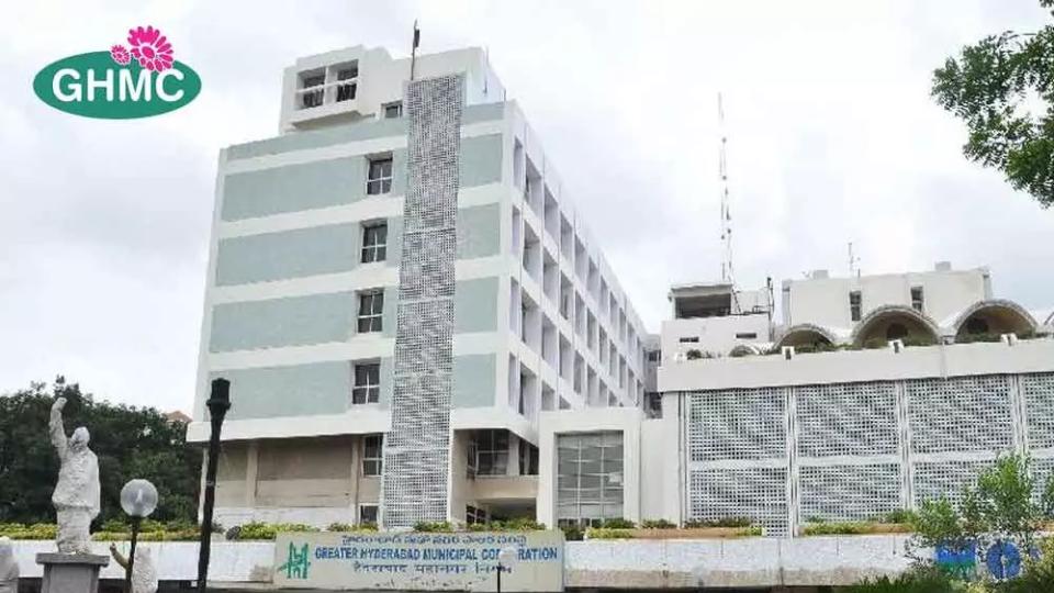 GHMC raids 44 supermarkets in Hyderabad, flags expired products