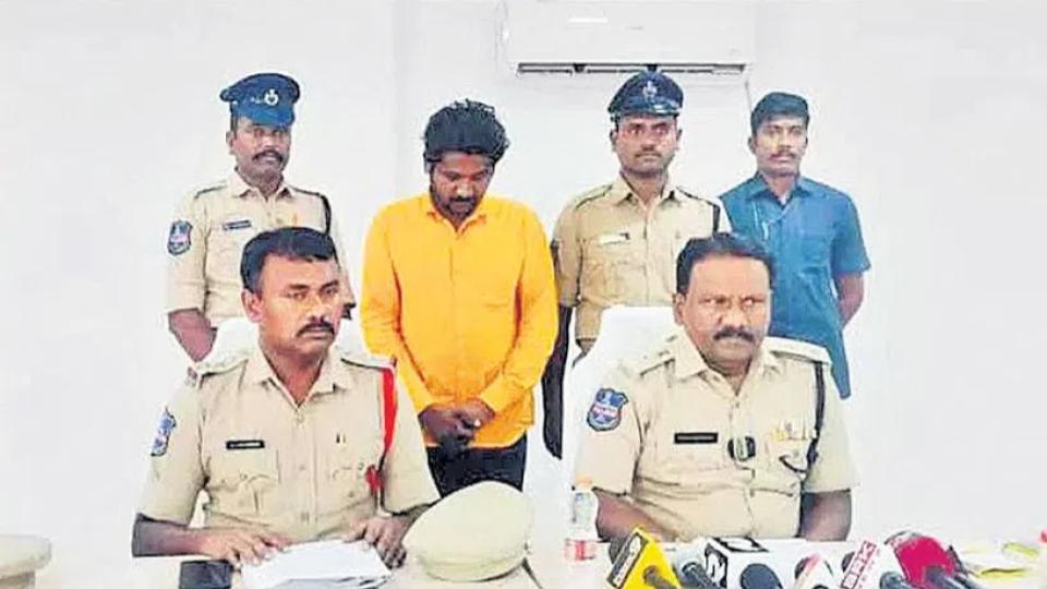 fake‘baba’whosexuallyexploitedseveralwomenarrestedinmedak