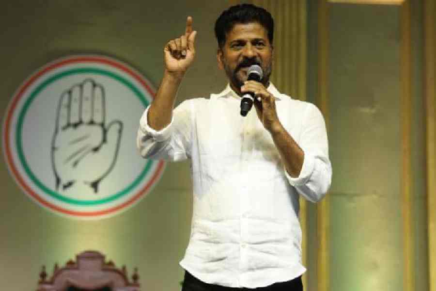 congresswillwin14loksabhaseatsintelangana:revanthreddy