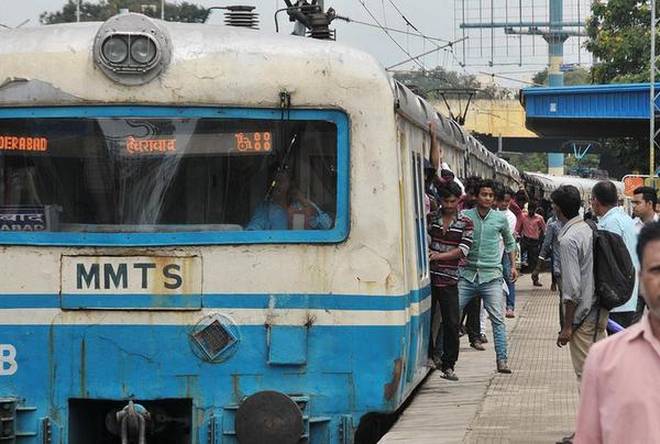 allwomencrewtorunmmtsatvidyanagarstation