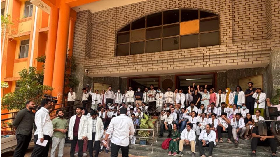 attackonpgdoctorstriggersprotestsatgandhihospital