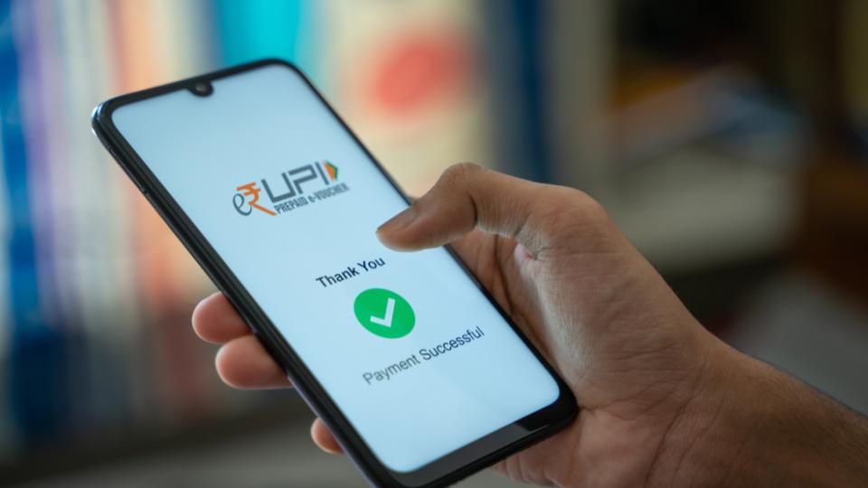 Fraudster Withdraws Rs 6 Lakh Using Stolen Phone in Hyderabad