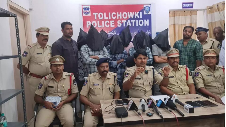 Hyderabad Police Nabs 4 Persons In Robbery Case