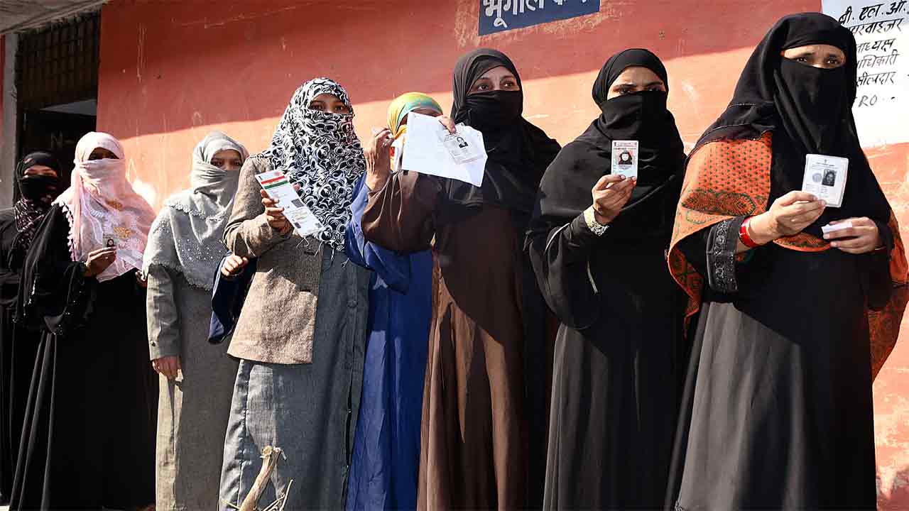 Polling picks up in old city after 4 pm