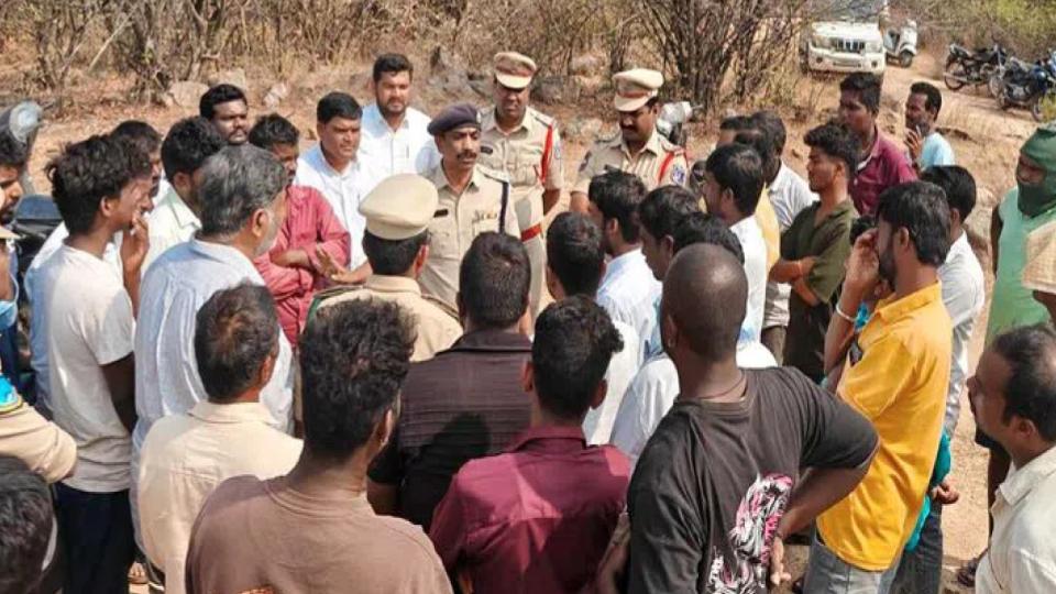 Yadadri police hold awareness drive 