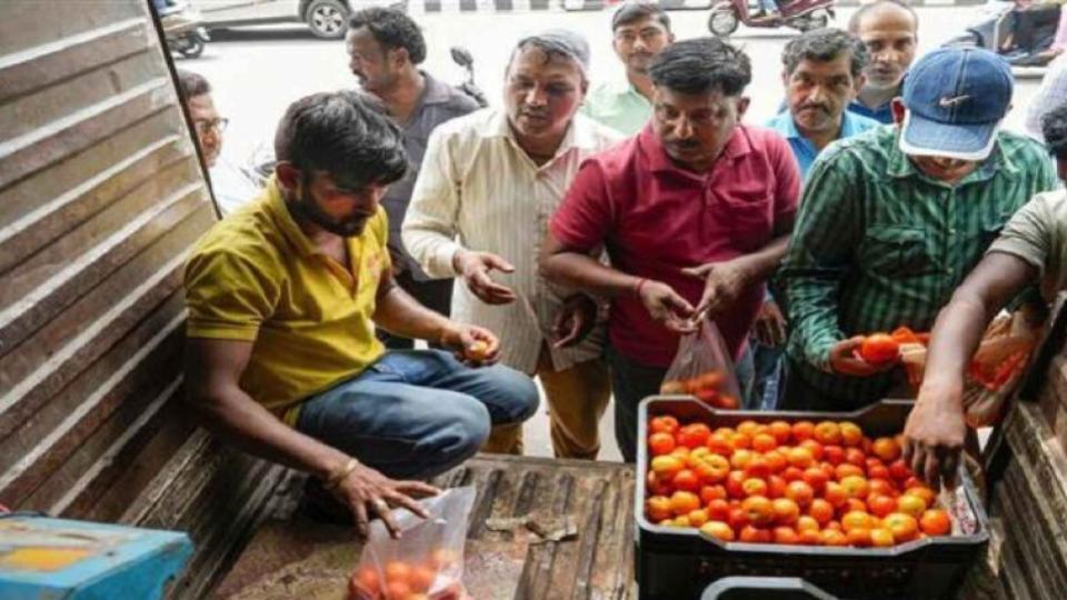 Mahabubabad Farmers Distribute Tomatoes for Free 