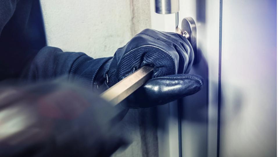 burglarsloot18tulasofgold30tulasofsilverandcashinsiddipet