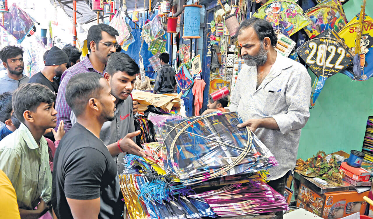 Kite markets in Hyderabad bustle with activity ahead of Sankranti