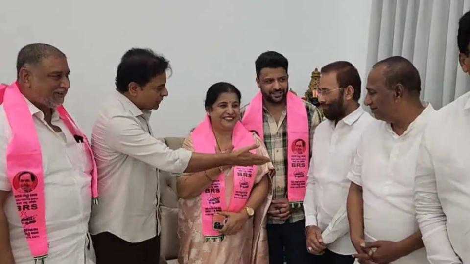 Congress leader Ali Masqati, TDP leader Shakeela Reddy join BRS