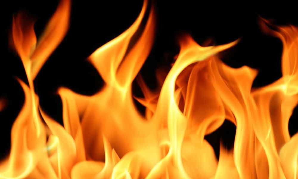 Major fire broke out at Quthbullapur, four shops gutted