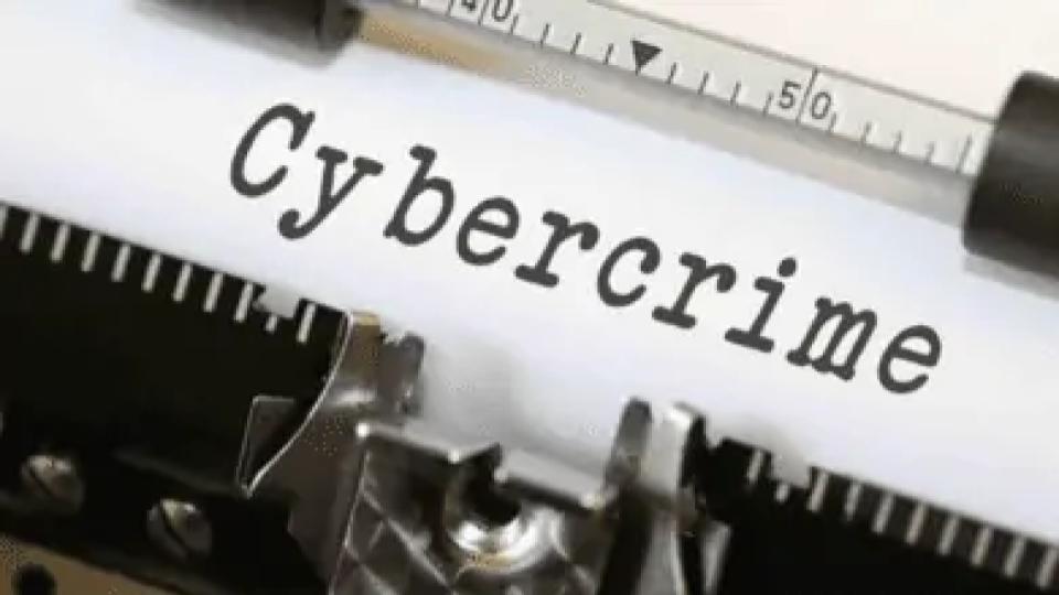 hyderabadmanlosesrs11lakhtotelescammers