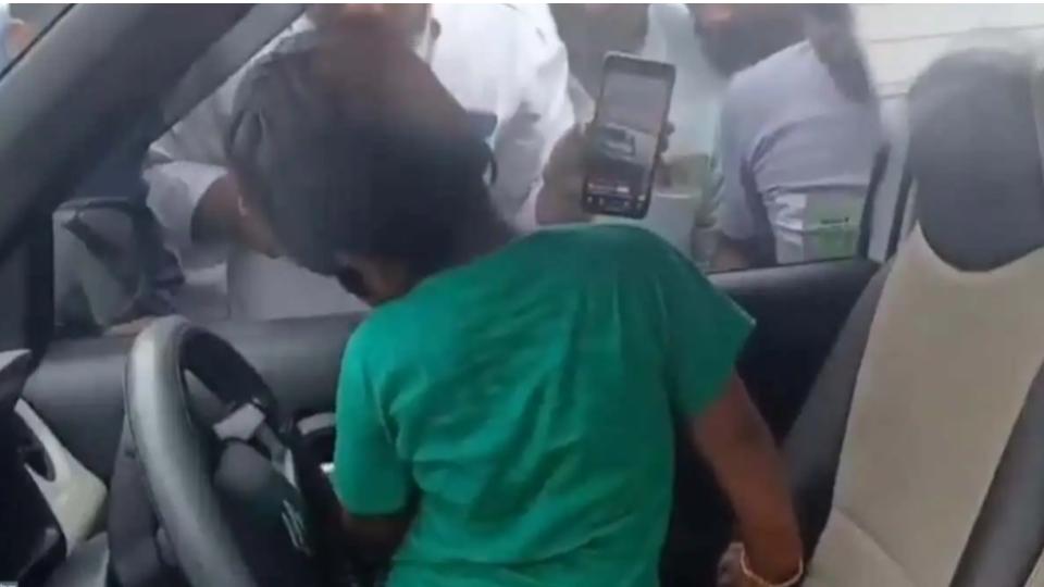 Man uses Youtube video to rescue child locked in car in Peddapalli district