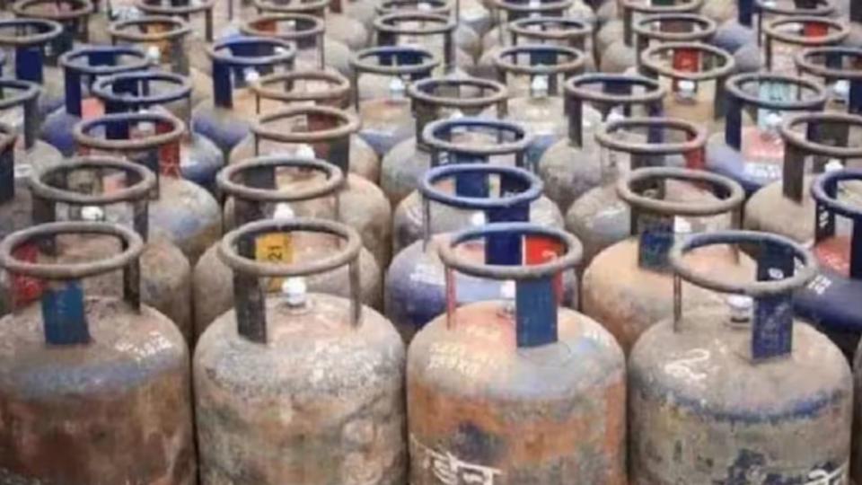 Restaurateurs in Hyderabad face concerns over commercial LPG supply