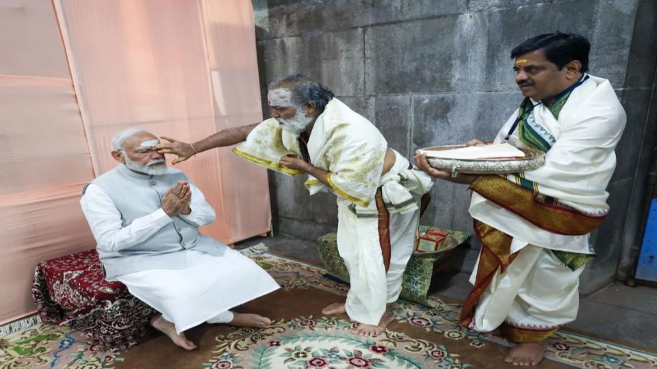 PM Narendra Modi offers prayers at Vemulawada temple in Telangana