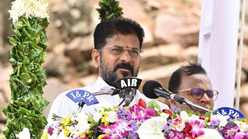 CM Revanth Reddy hoists national flag at Golconda Fort