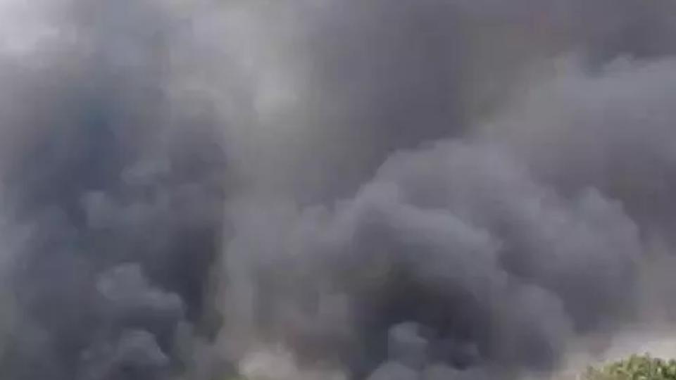 20bikestwocarslorryguttedkethepallypolicestationfire
