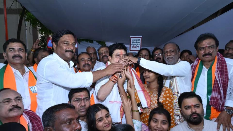 Ramchander Ends Fast for Releasing Fees Reimbursement Scheme Dues