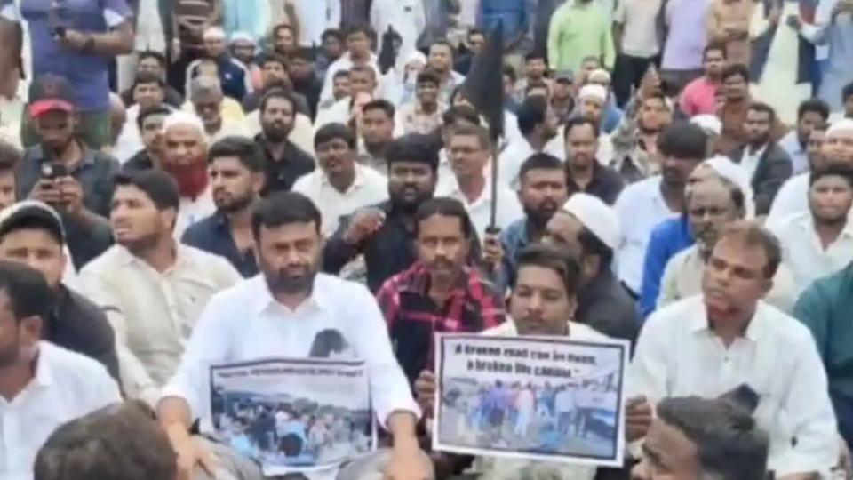 BRS protest over road expansion in Chevella