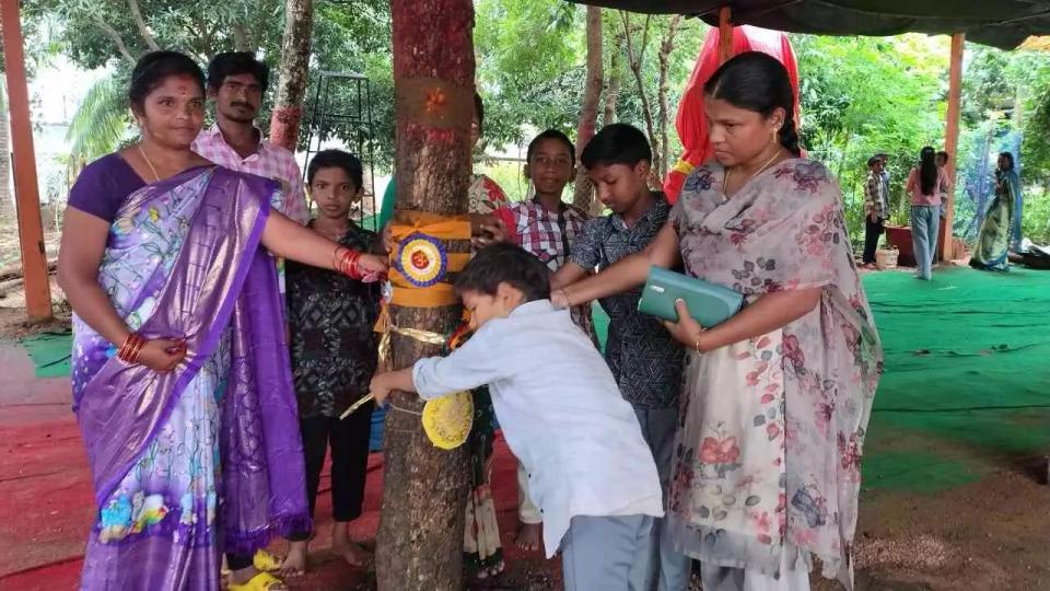 New Rakshabandhan trend in Telangana 