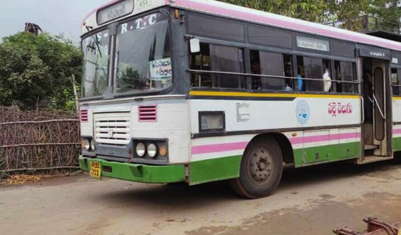 tsrtcpallevelugubusoverturnsnearadilabad