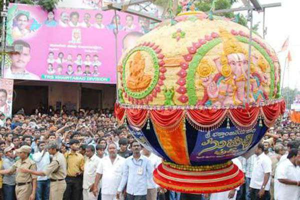 balapurganeshladduauctionedforrs166lakh