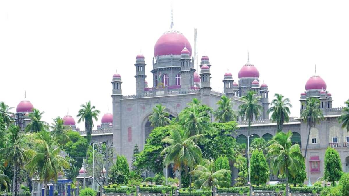 Telangana HC issues notices to State Assembly Speaker, MLAs over defection