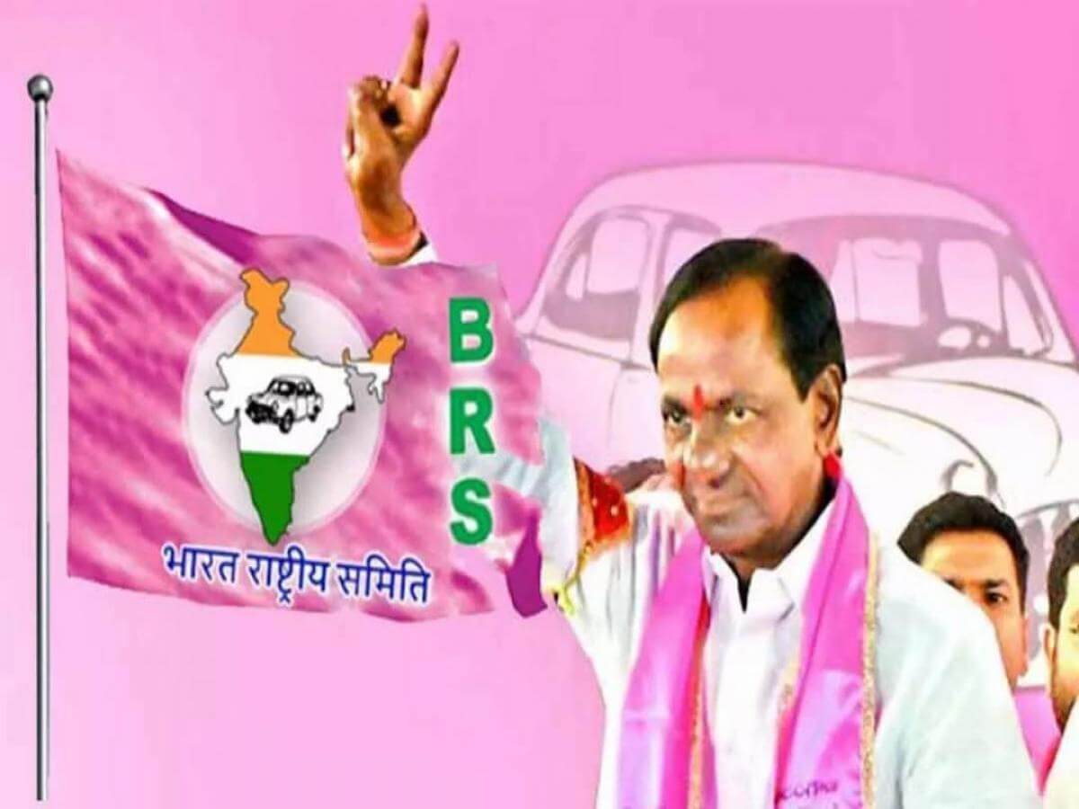 Telangana Congress leader asks poll body to ban KCR
