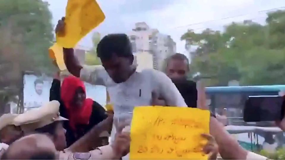 Job seekers protest at Telangana Police recruitment Board 