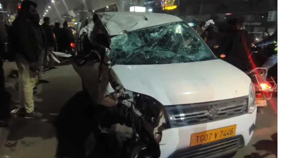 Car hits truck near PVNR Pillar No. 143 at Attapur