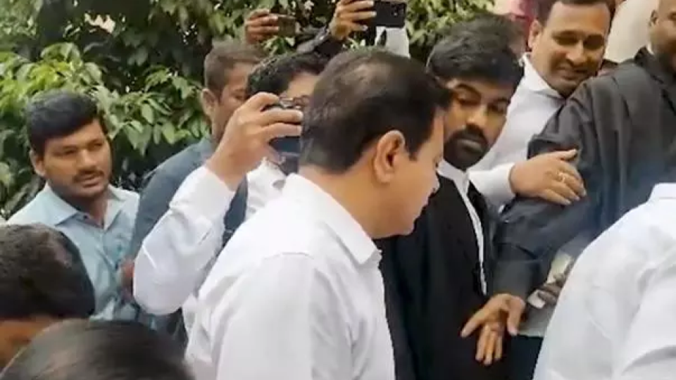 KTR Appears Before Nampally Cour 