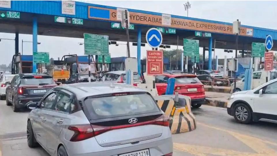 NH-65 Witnesses Traffic Jams due to Sankranti Rush