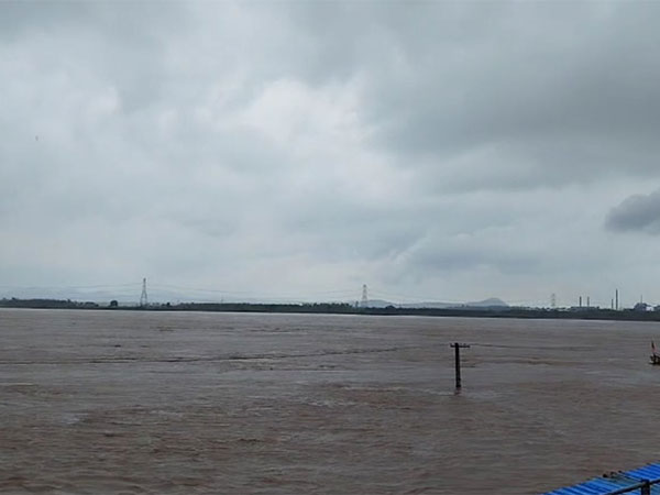 Godavari rising slowly at Bhadrachalam