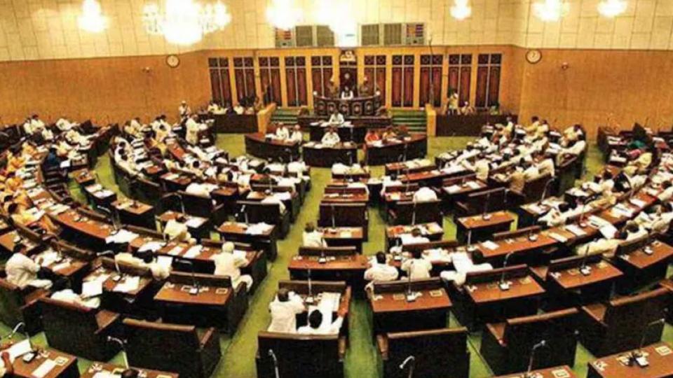 BRS walks out from Assembly on denial of retirement benefits issue